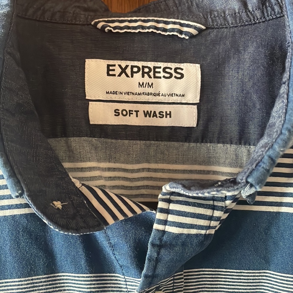 Express button down long sleeve - Picture 3 of 4